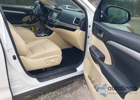 2018 Toyota Highlander Xle z USA, uszkodzony, nr VIN 5TDJZRFHXJS549294